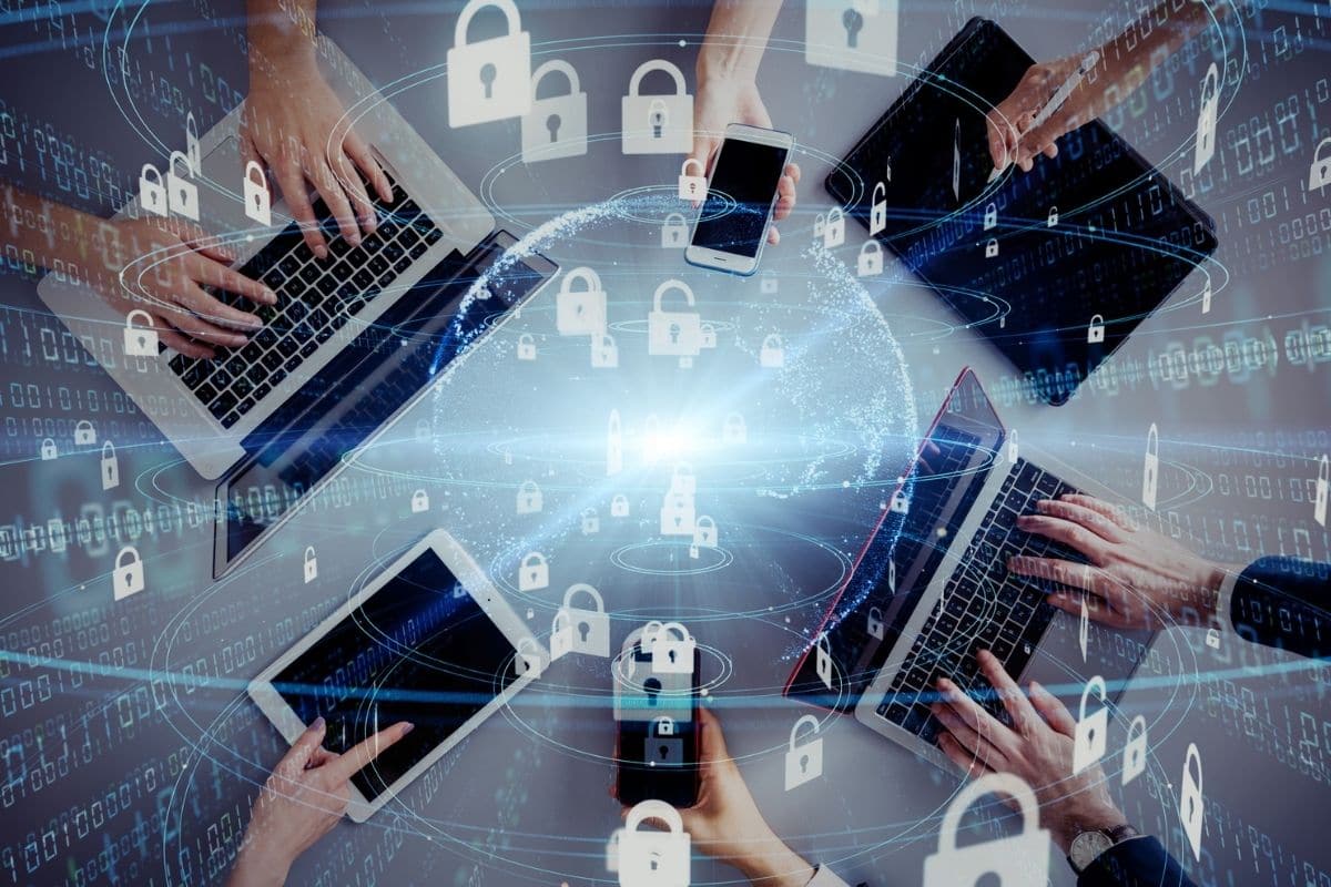 Kiberbiztonság- IT Secure védelem